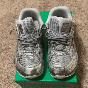 Bottega Veneta Mens Metallic Silver Sneakers